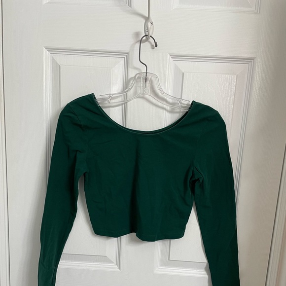 Emerald Green ARITZIA TALULA Mellus Cropped long sleeve T-shirt size S - Picture 2 of 7